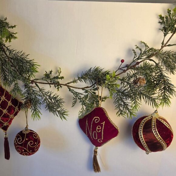 Red Velvet Satin Ribbon Gold Beaded Trim Ornaments Vintage - Picture 7 of 7